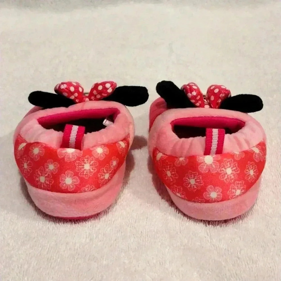 Minnie Mouse slippers - Picture 3 of 7